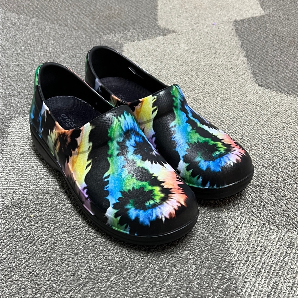 Crocs Comfort Clogs Tie-Dye Size 8 Like New